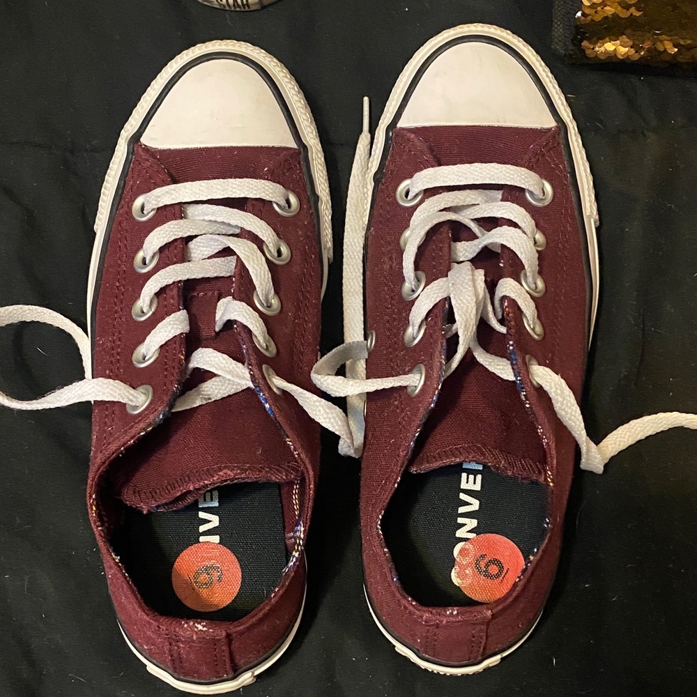 Converse Maroon low Top Sneakers with White Laces